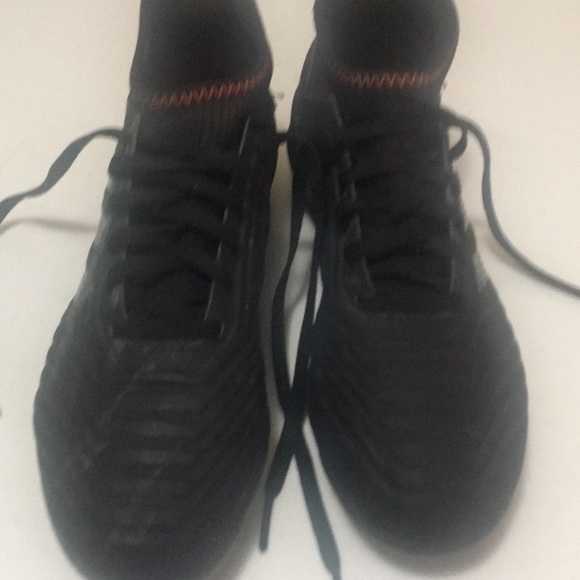 Adidas predator Boys soccer shoes - Picture 3 of 6